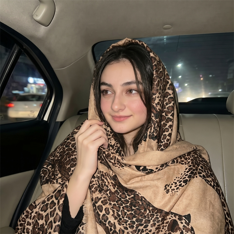 Vintage Fashion For Women - Hijab e lenço vintage com estampa
