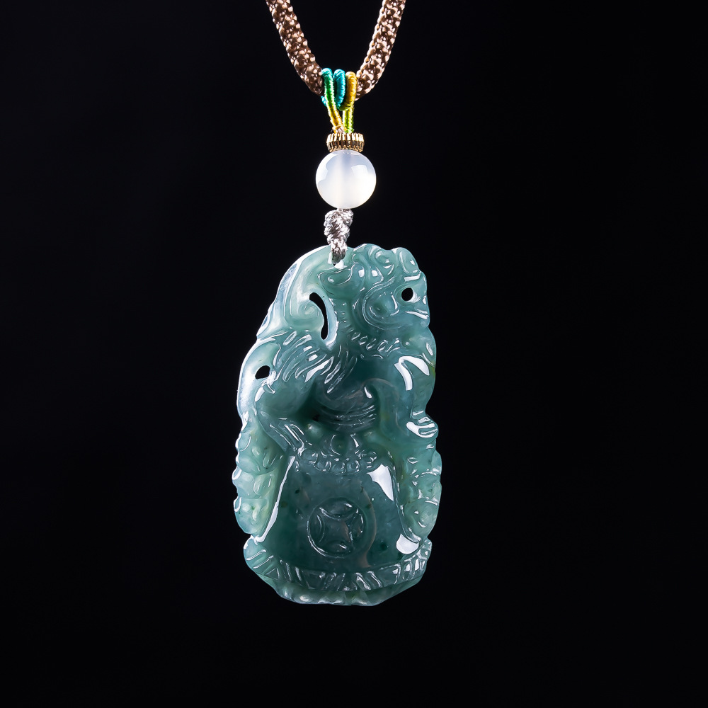 Vintage Fashion Accessories - Pingente Pixiu de Jadeíta Birmanesa, Talismãs