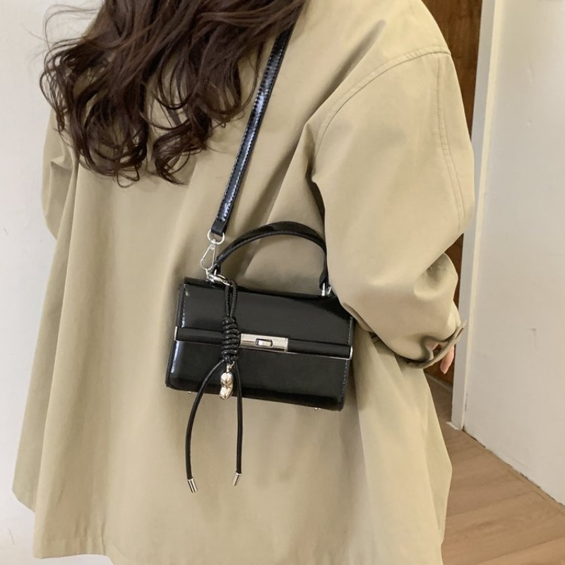 Bolsa Transversal de Couro de  - Vintage Fashion In Paris avaliação e preço